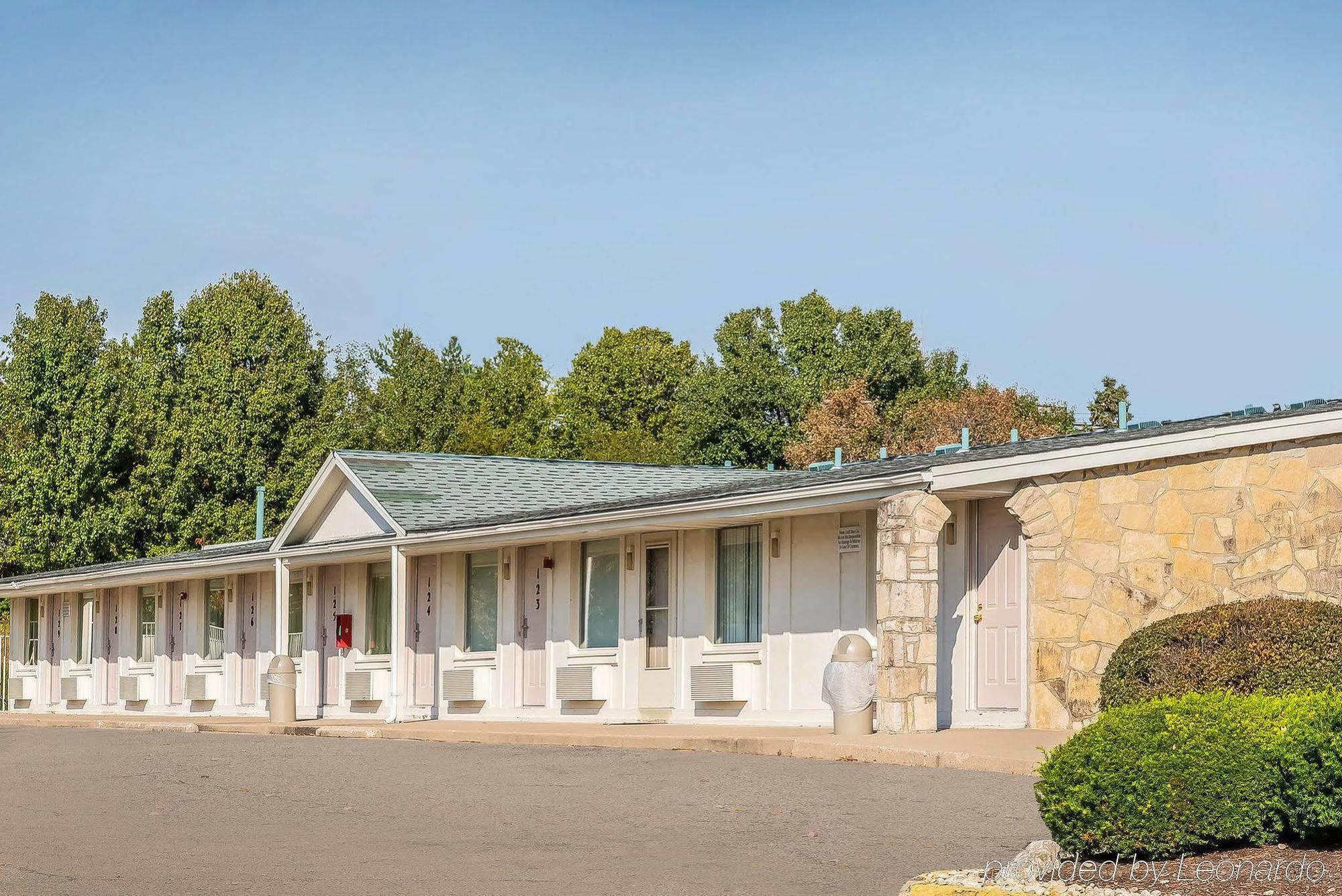 Rodeway Inn Sharonville Exterior photo